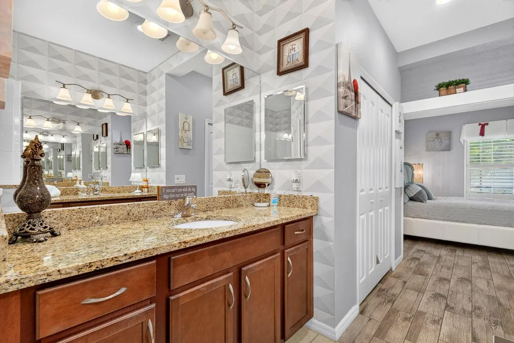 7010 PLAYA BELLA DRIVE Bradenton, FL 34209