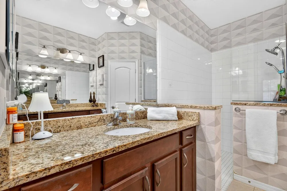 7010 PLAYA BELLA DRIVE Bradenton, FL 34209