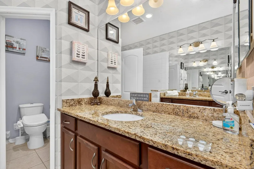 7010 PLAYA BELLA DRIVE Bradenton, FL 34209