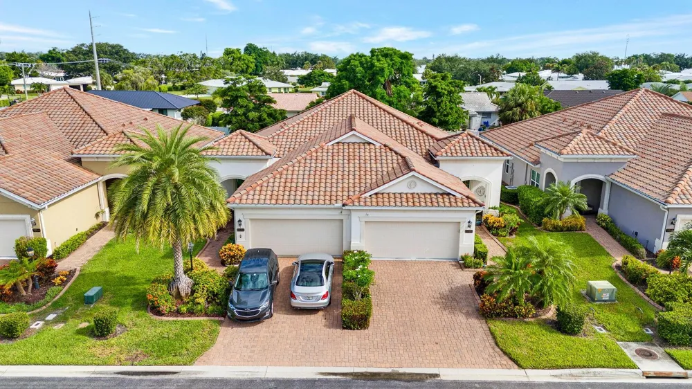 7010 PLAYA BELLA DRIVE Bradenton, FL 34209