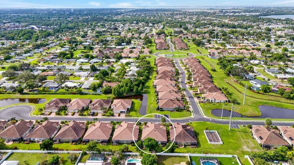 7010 PLAYA BELLA DRIVE Bradenton, FL 34209
