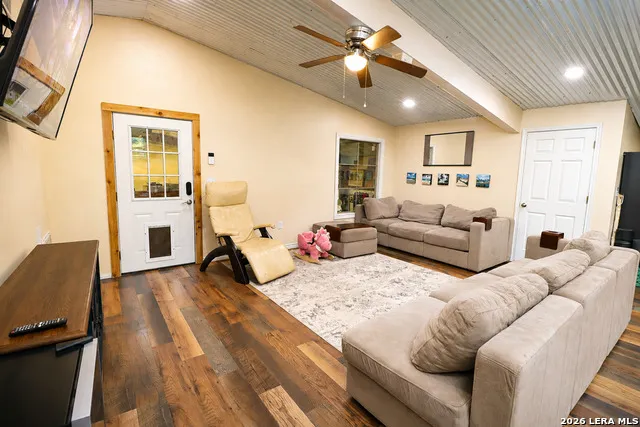 206 LEON KLINK ST Camp Wood, TX 78833