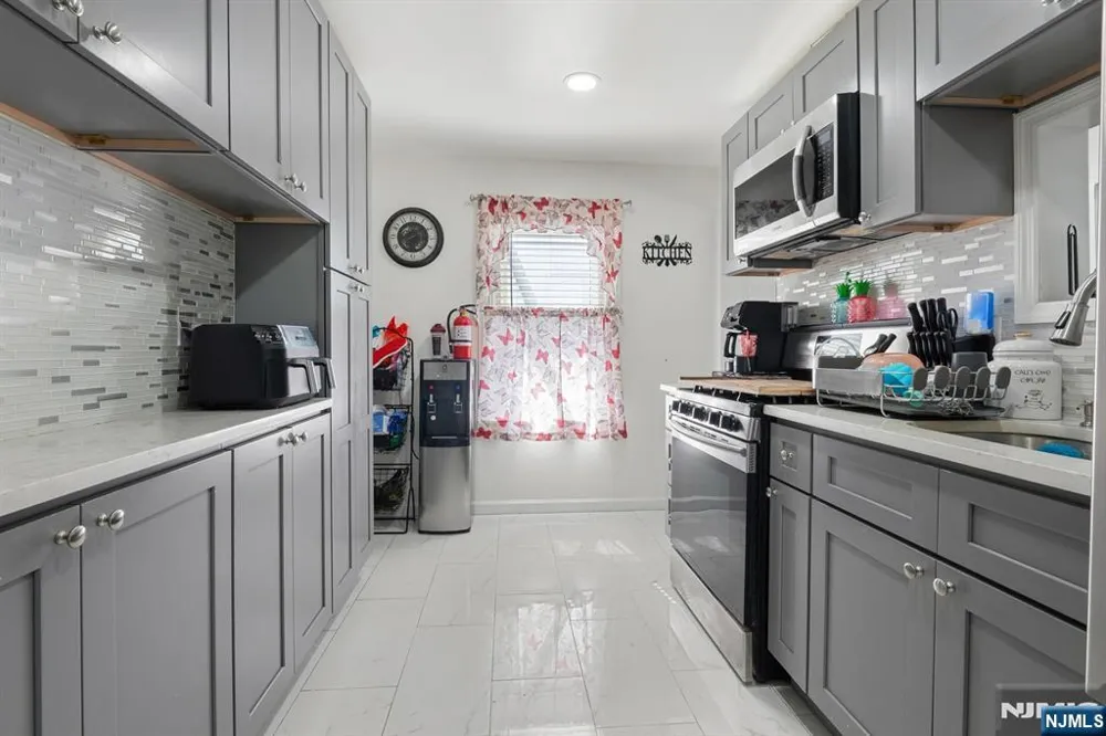 379 Chamberlain Avenue Paterson, NJ 07502