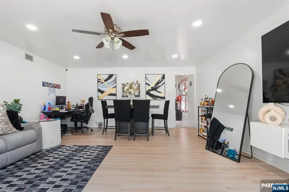 379 Chamberlain Avenue Paterson, NJ 07502