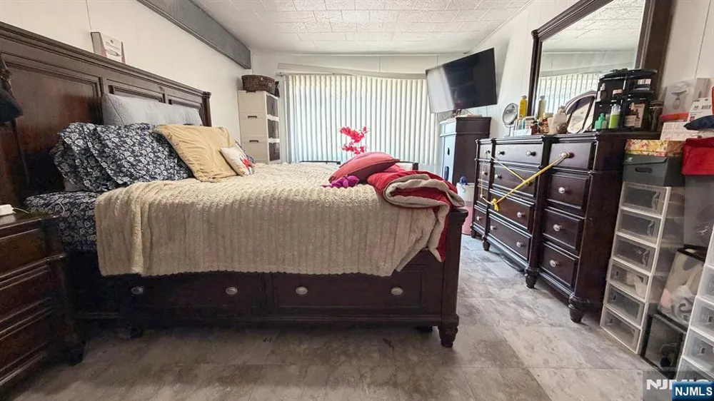 379 Chamberlain Avenue Paterson, NJ 07502