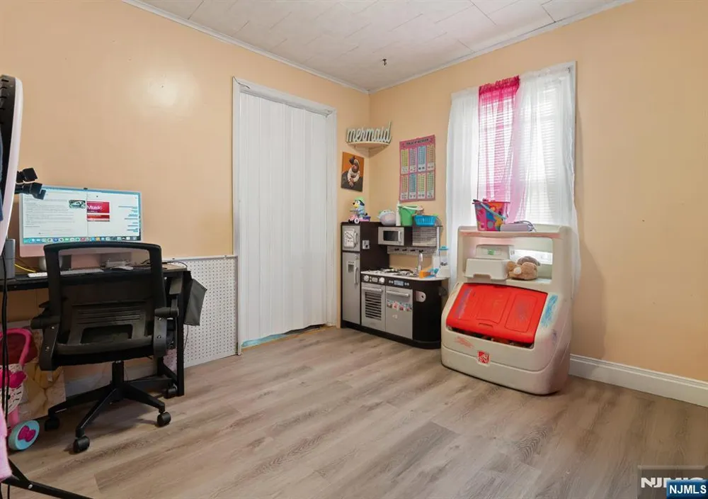 379 Chamberlain Avenue Paterson, NJ 07502