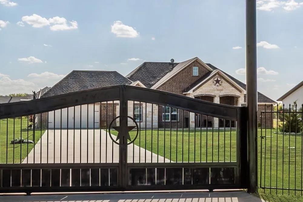 610 Ewing Road Ferris, TX 75125