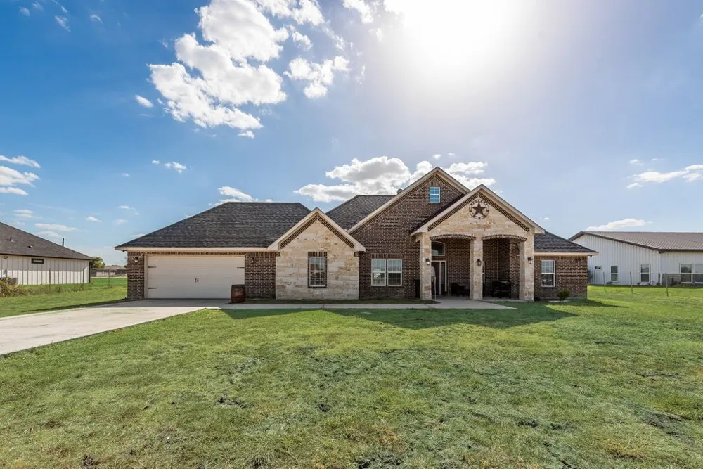610 Ewing Road Ferris, TX 75125
