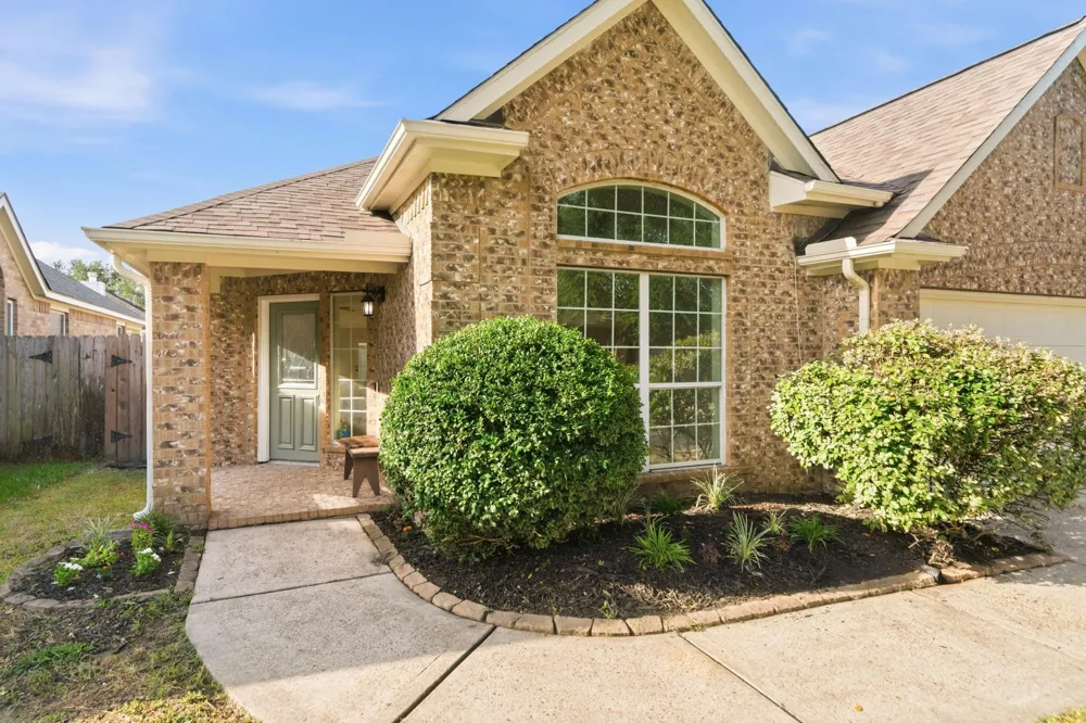 21606 Kings Bend Drive Kingwood, TX 77339