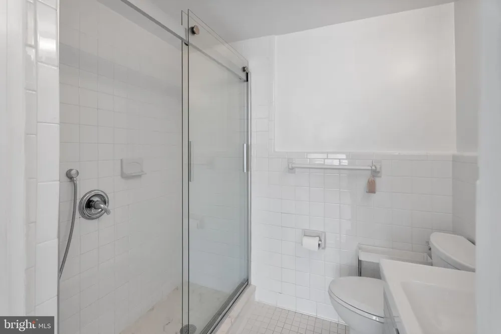 10201 GROSVENOR #422 Rockville, MD 20852