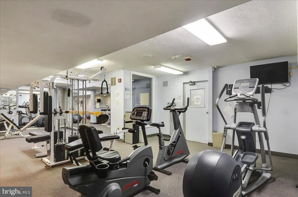 10201 GROSVENOR #422 Rockville, MD 20852