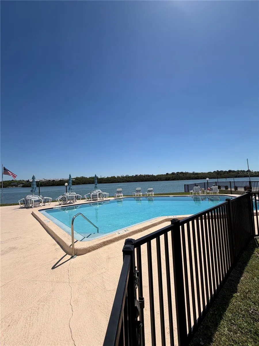 1 WINDRUSH BOULEVARD #81 Indian Rocks Beach, FL 33785