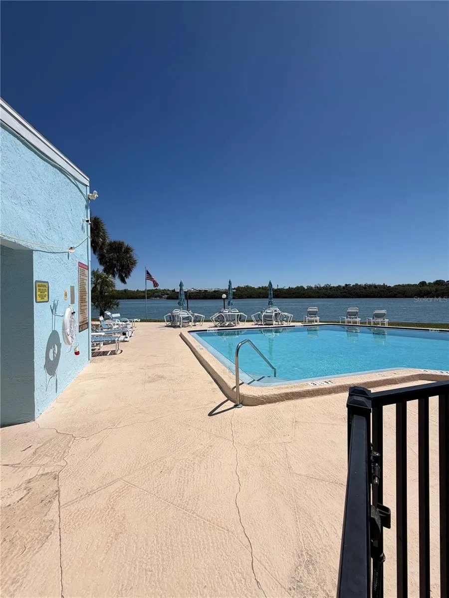 1 WINDRUSH BOULEVARD #81 Indian Rocks Beach, FL 33785