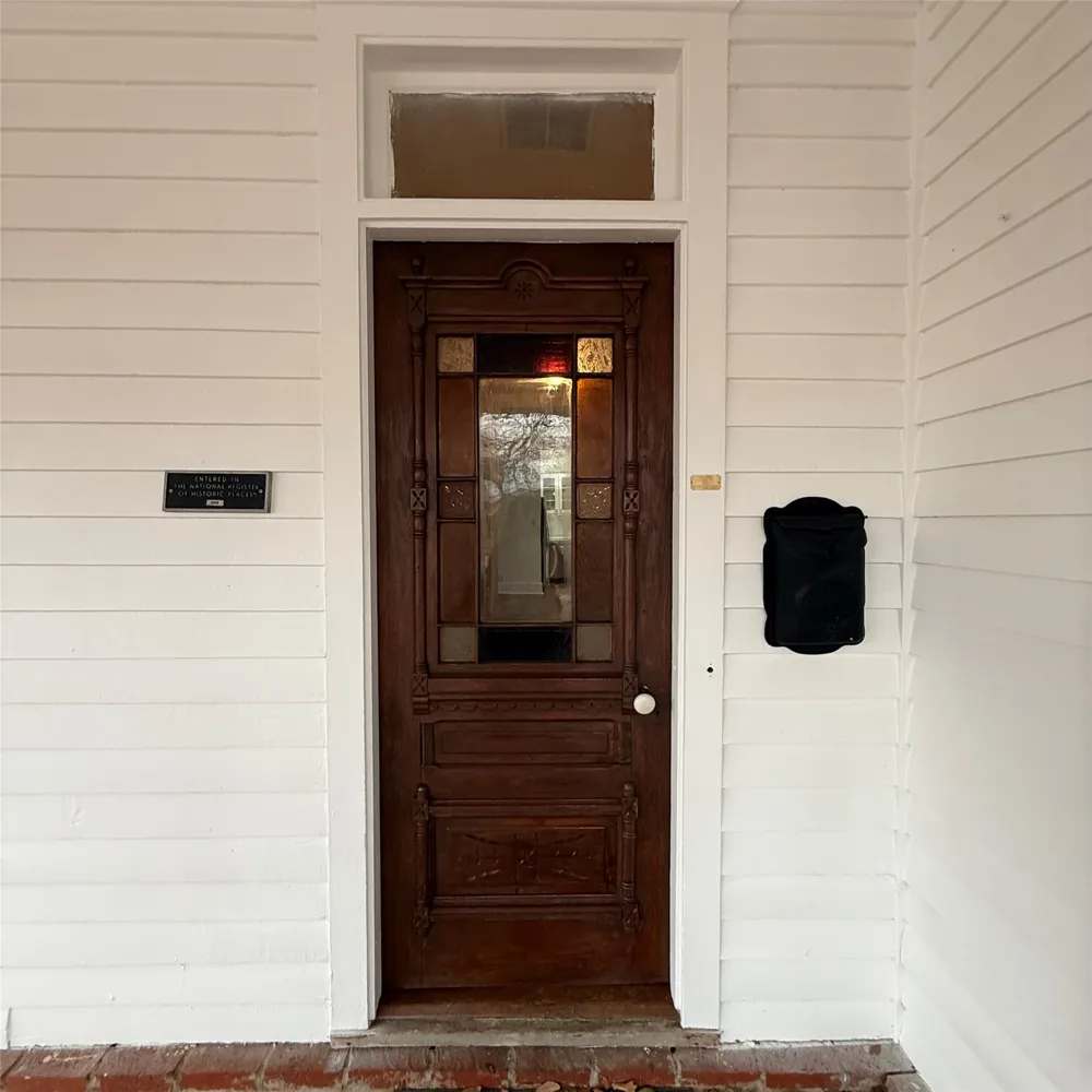 1604 S Austin Avenue Georgetown, TX 78626