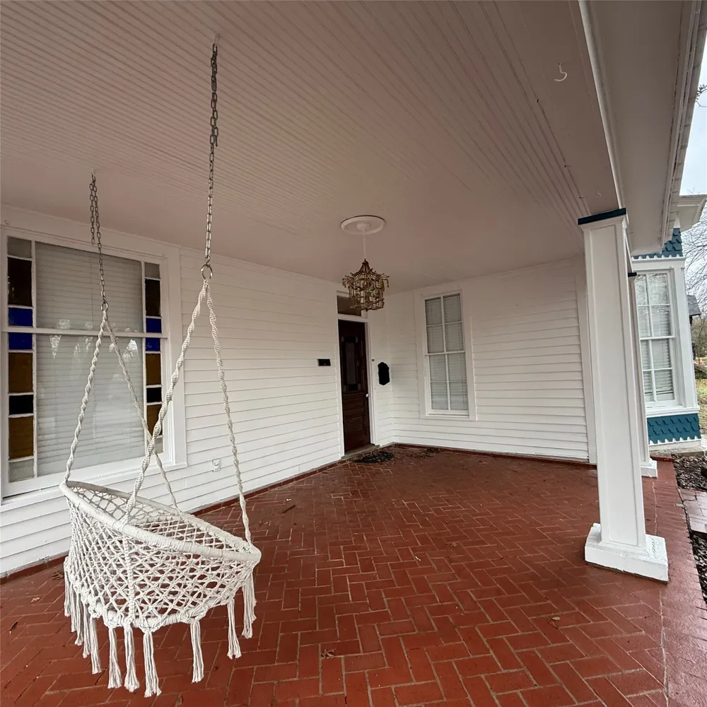 1604 S Austin Avenue Georgetown, TX 78626
