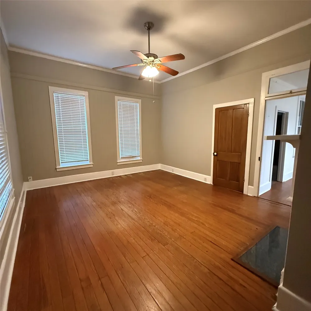 1604 S Austin Avenue Georgetown, TX 78626