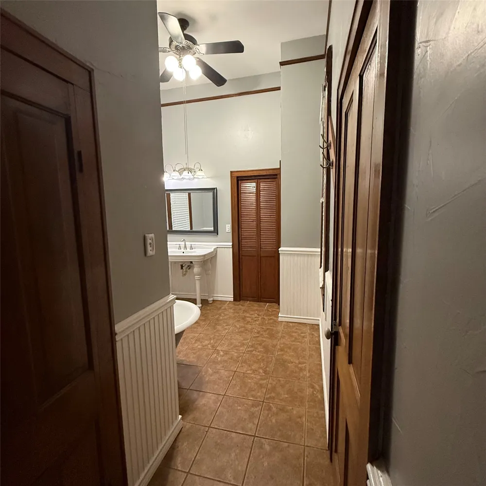 1604 S Austin Avenue Georgetown, TX 78626