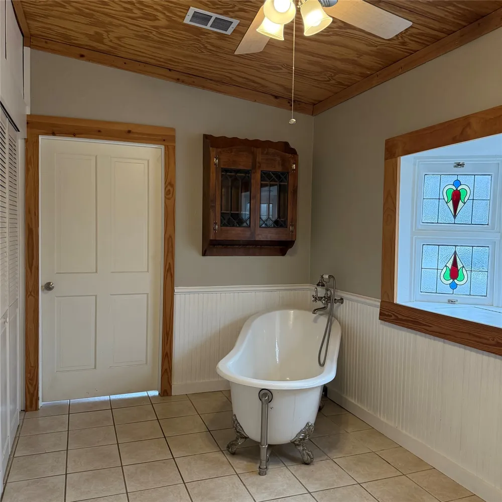 1604 S Austin Avenue Georgetown, TX 78626