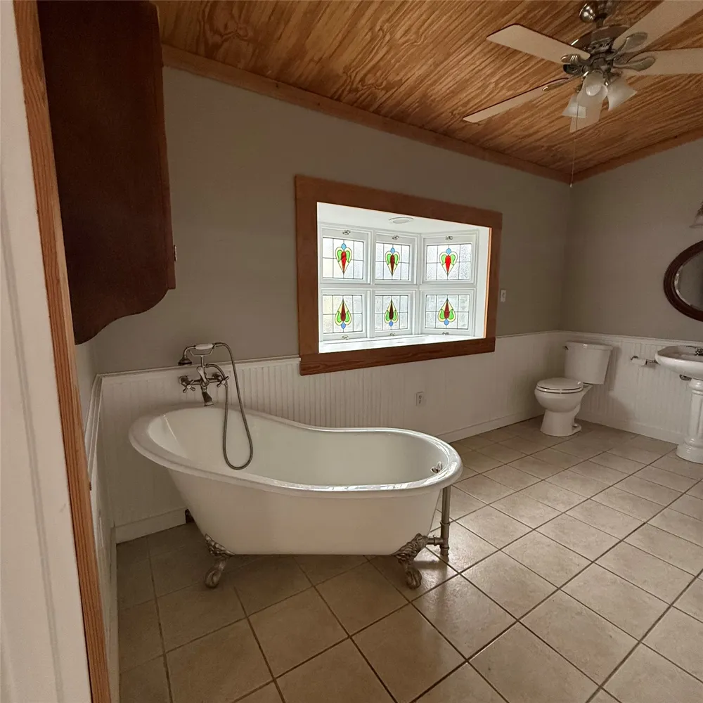 1604 S Austin Avenue Georgetown, TX 78626