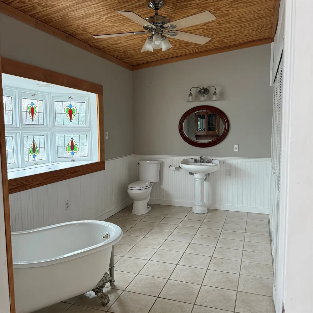 1604 S Austin Avenue Georgetown, TX 78626