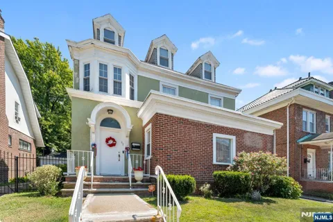 78-80 Girard Place