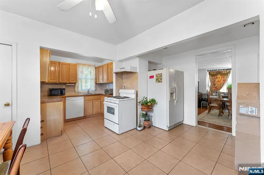 78-80 Girard Place Newark, NJ 07108