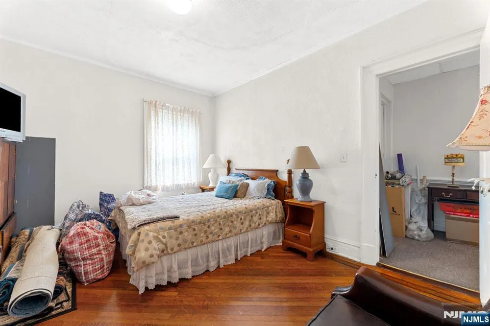 78-80 Girard Place Newark, NJ 07108