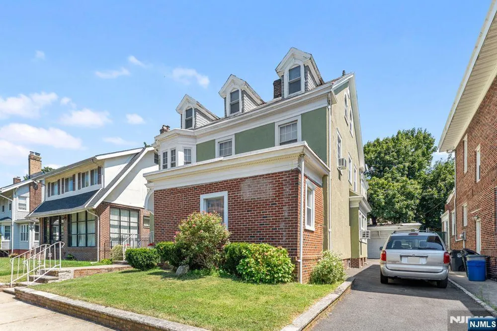 78-80 Girard Place Newark, NJ 07108