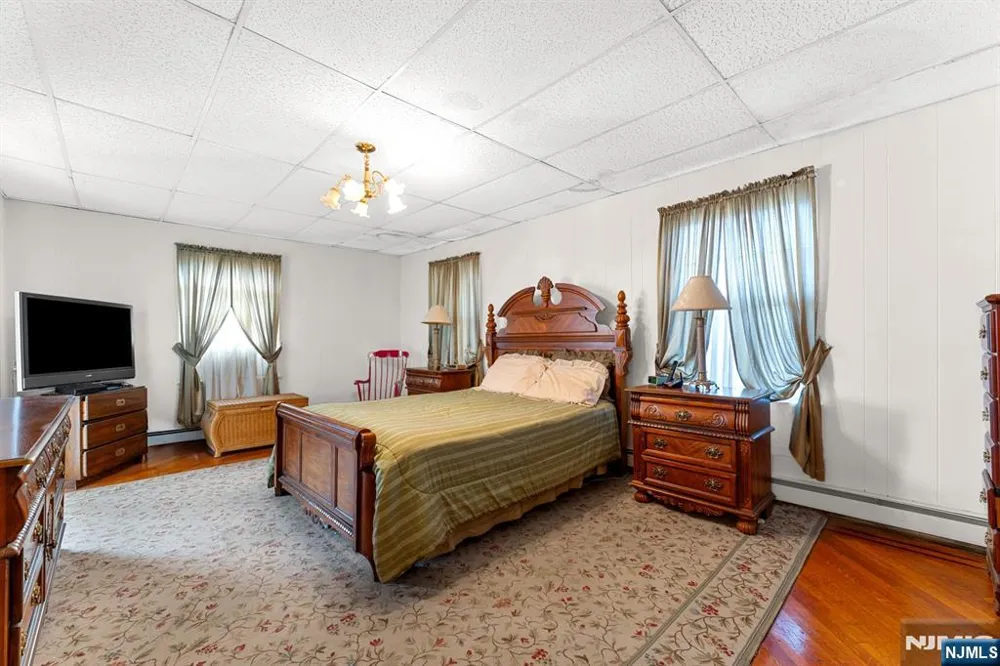 78-80 Girard Place Newark, NJ 07108