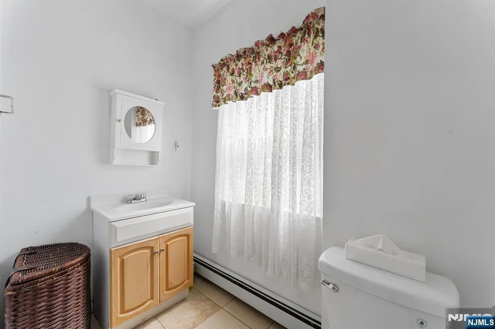78-80 Girard Place Newark, NJ 07108