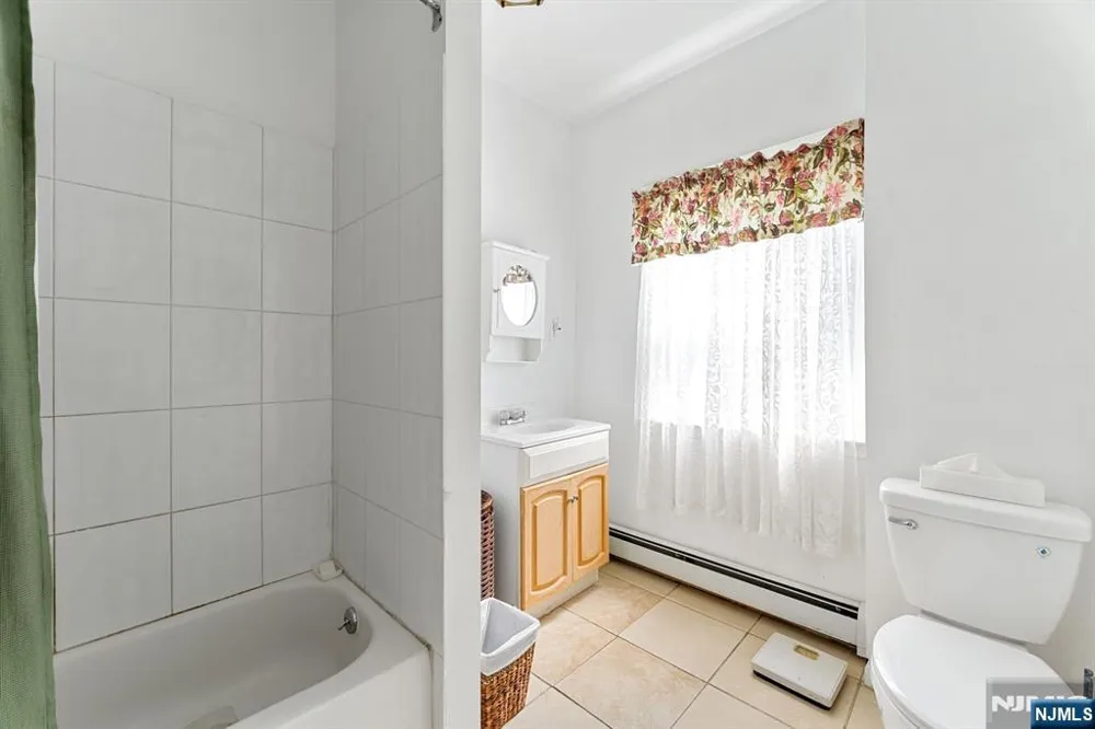 78-80 Girard Place Newark, NJ 07108