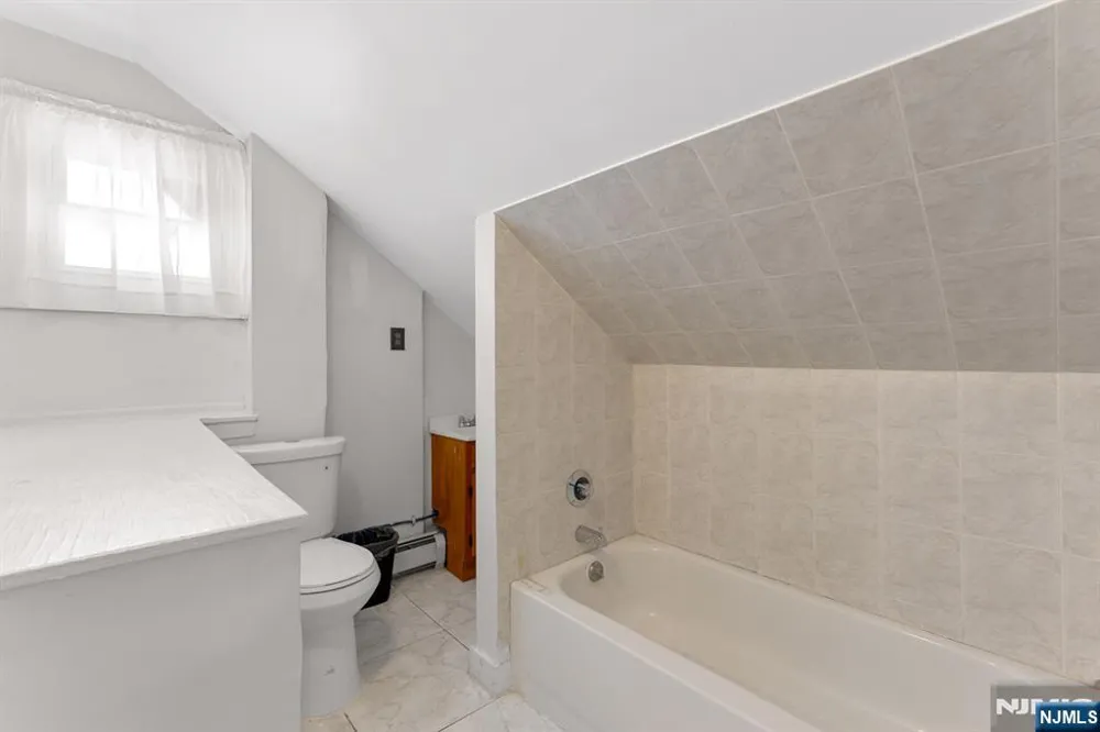 78-80 Girard Place Newark, NJ 07108