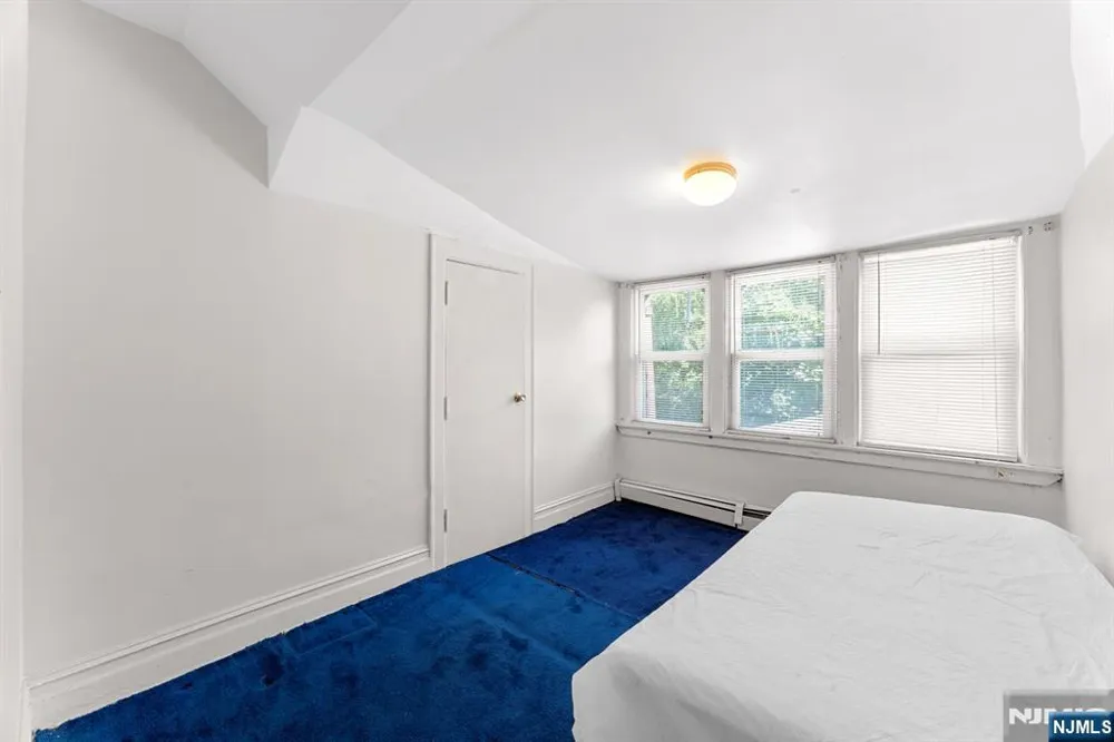 78-80 Girard Place Newark, NJ 07108