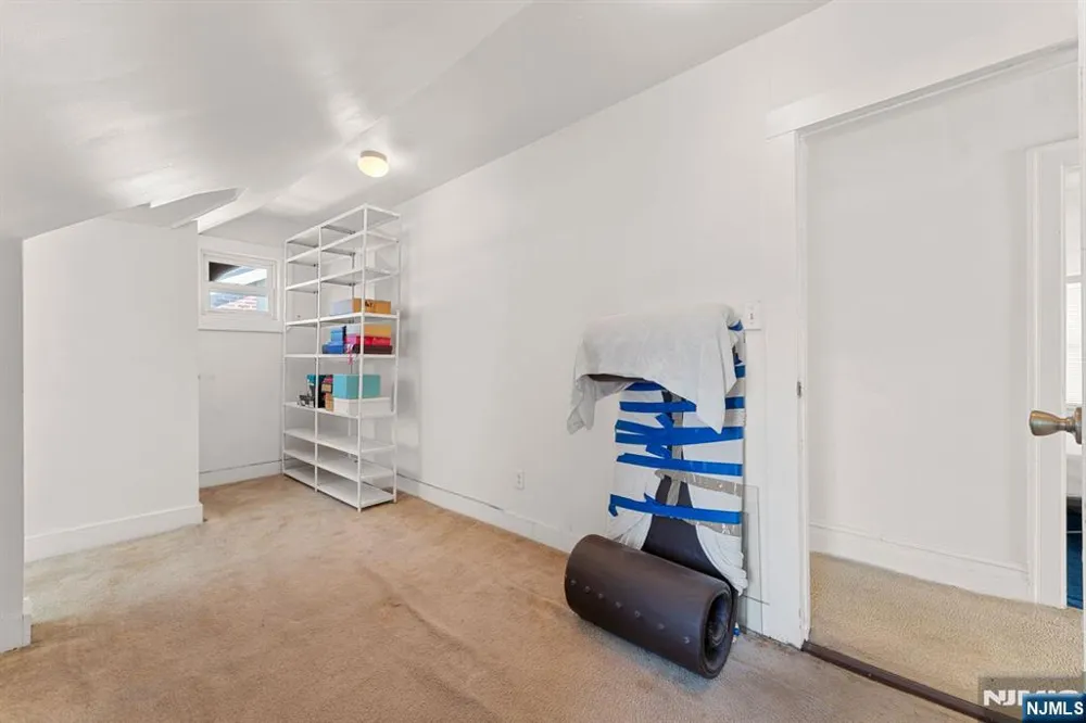 78-80 Girard Place Newark, NJ 07108