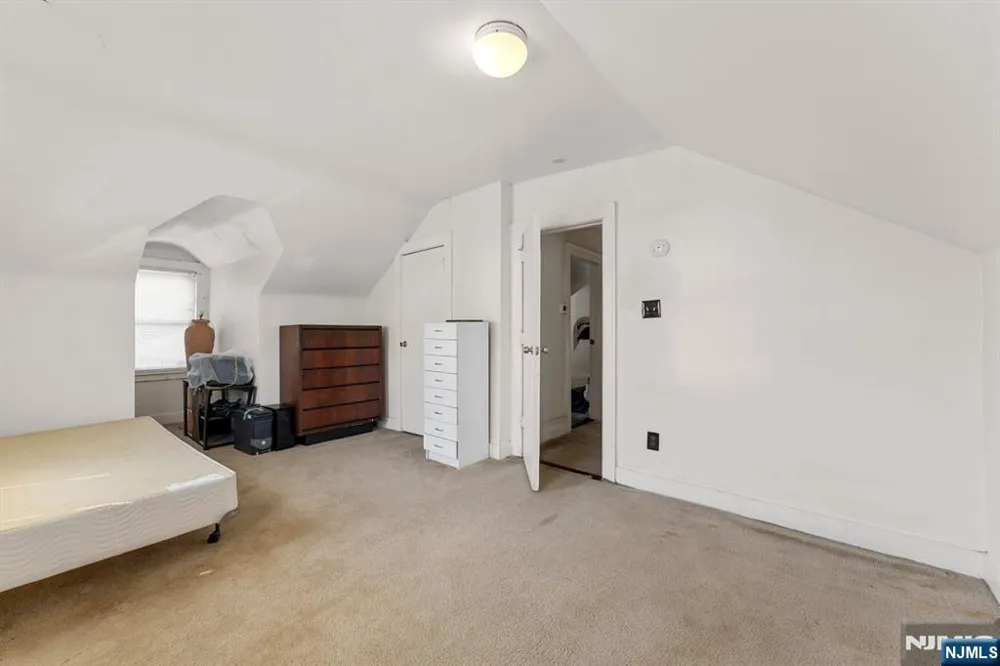 78-80 Girard Place Newark, NJ 07108