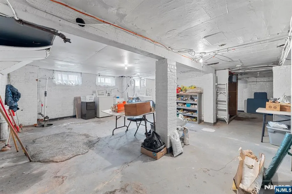 78-80 Girard Place Newark, NJ 07108