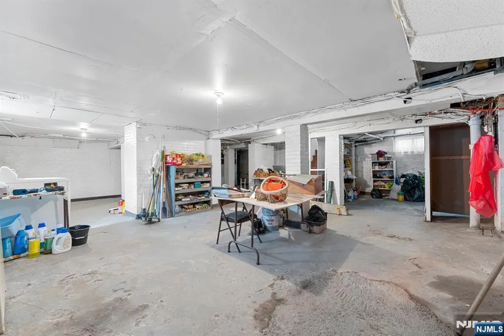 78-80 Girard Place Newark, NJ 07108