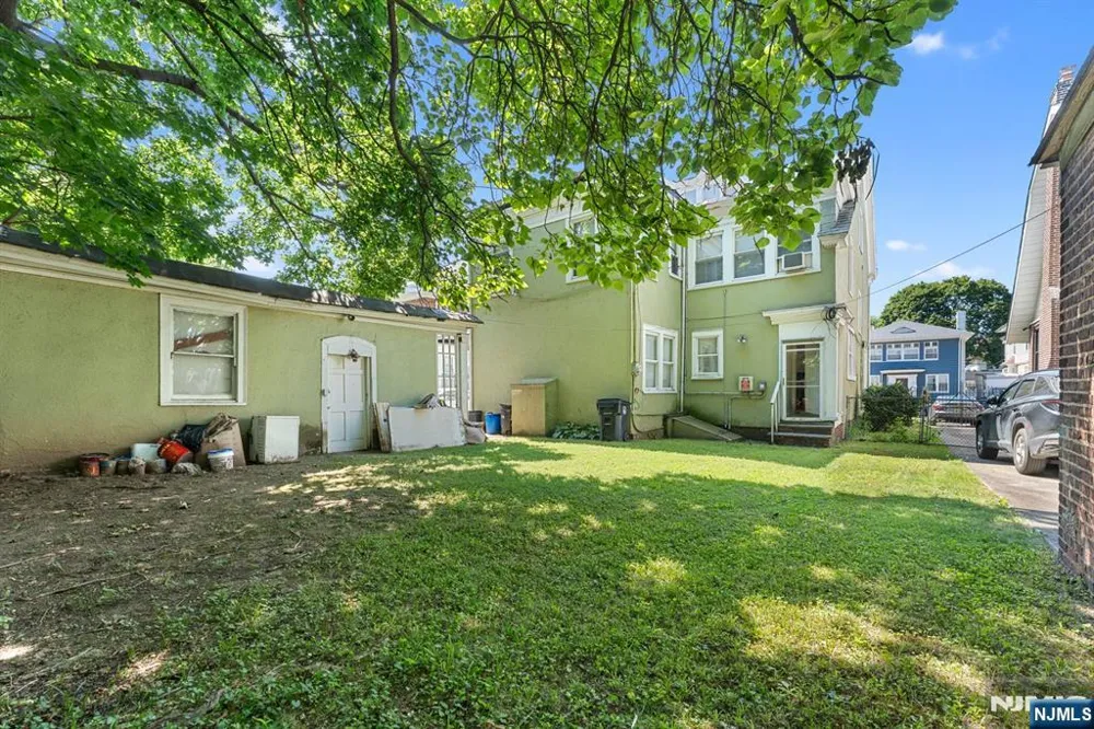 78-80 Girard Place Newark, NJ 07108
