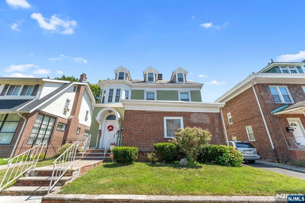 78-80 Girard Place Newark, NJ 07108