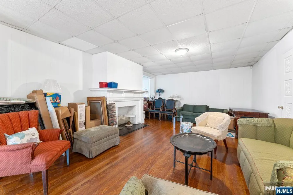 78-80 Girard Place Newark, NJ 07108