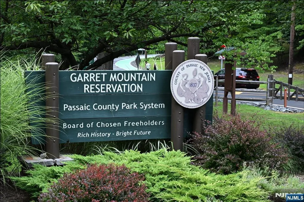 60 Mountain Rear Paterson, NJ 07501