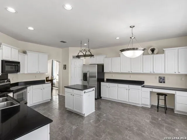 4522 Pinehurst Mesa San Antonio, TX 78247