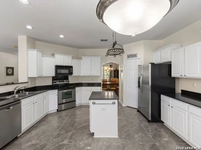 4522 Pinehurst Mesa San Antonio, TX 78247
