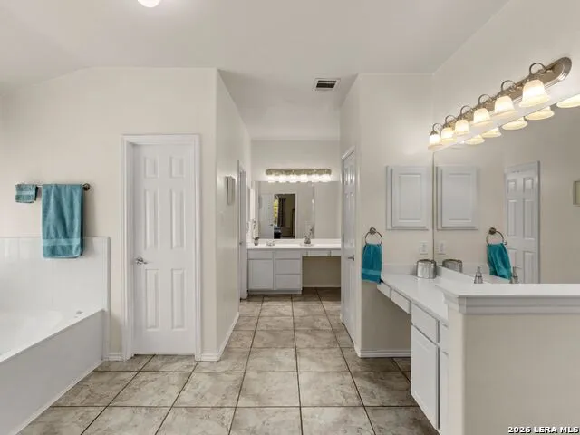 4522 Pinehurst Mesa San Antonio, TX 78247