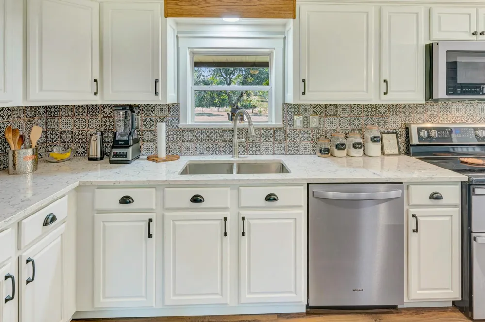 1079 Private Road 1051 Hallettsville, TX 77964
