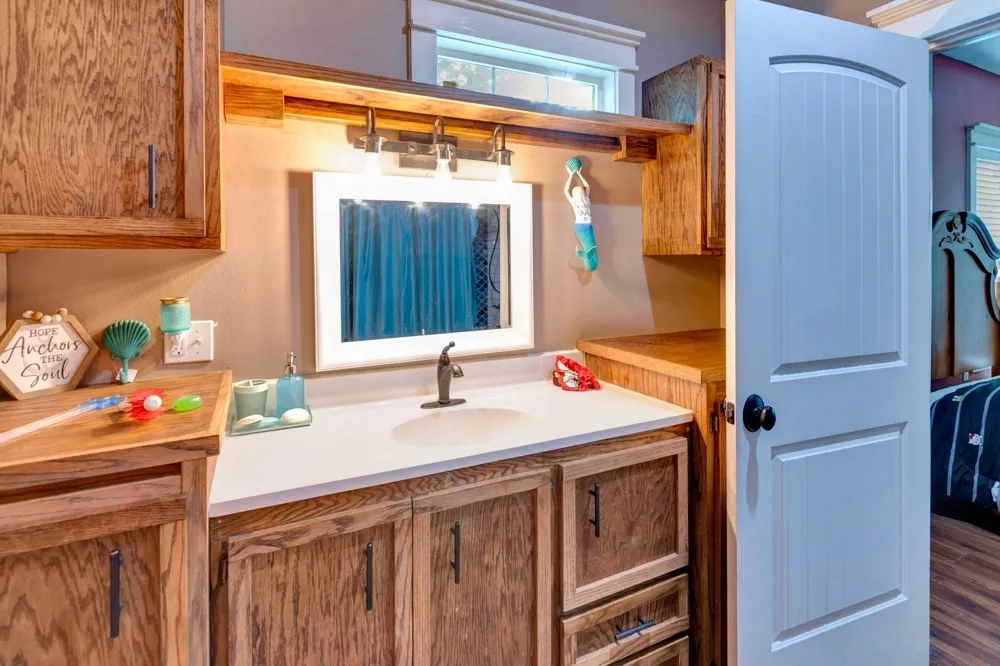 1207 Friar Road Cuero, TX 77954