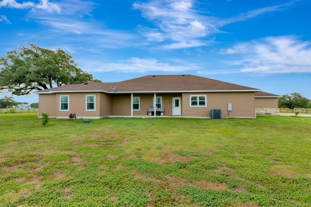 1207 Friar Road Cuero, TX 77954