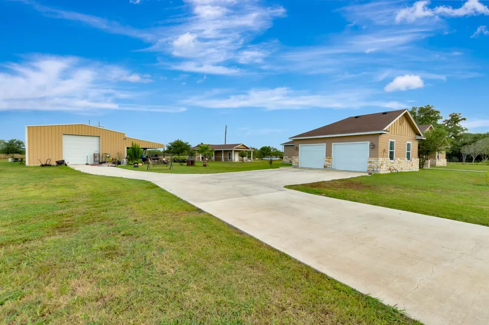 1207 Friar Road Cuero, TX 77954