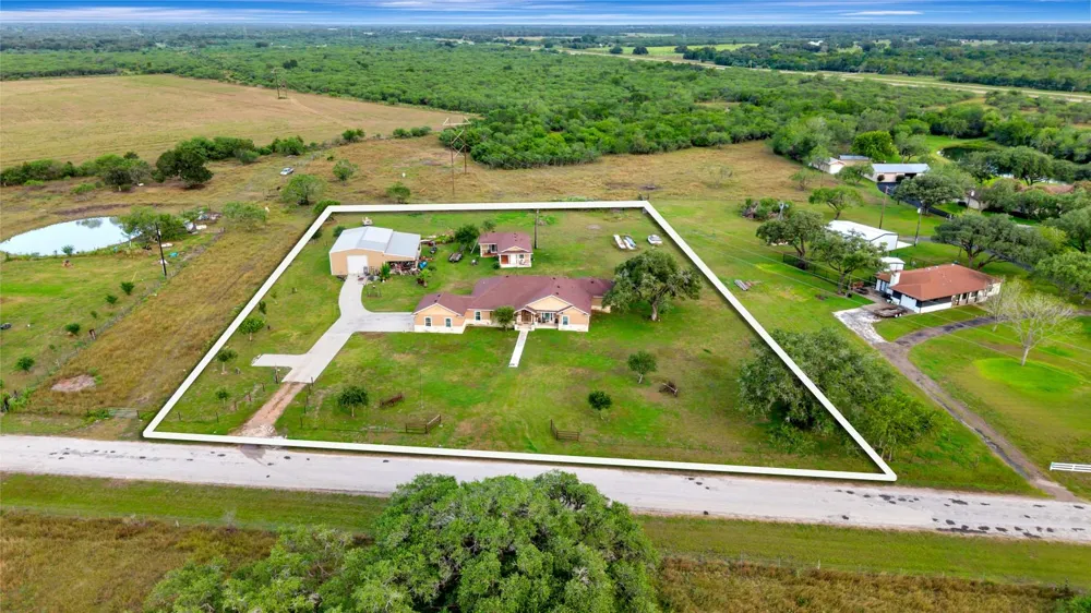 1207 Friar Road Cuero, TX 77954
