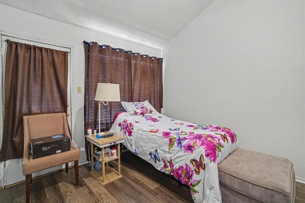 423 S 4th Street La Porte, TX 77571